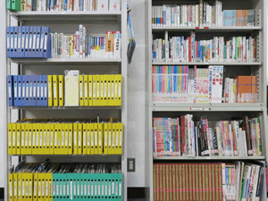 外国語情報誌、書籍閲覧